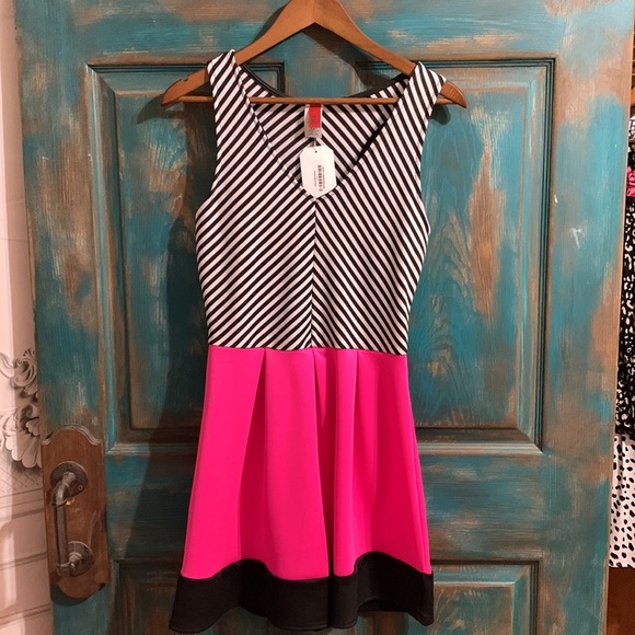 Spring Time Dress - Picture 3 of 4